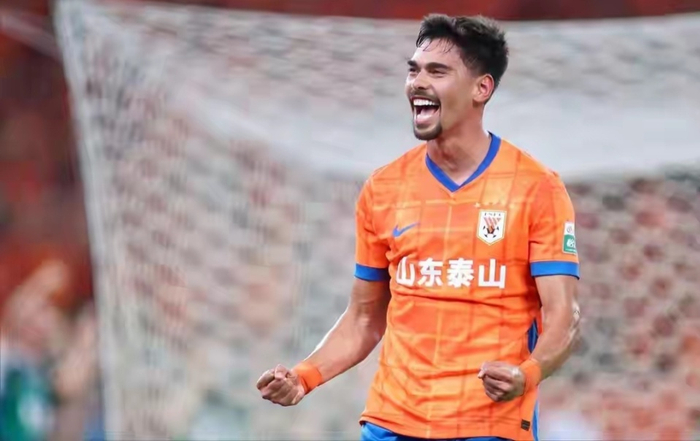 山东泰山惨败引外援调整争议 马德鲁加成换人焦