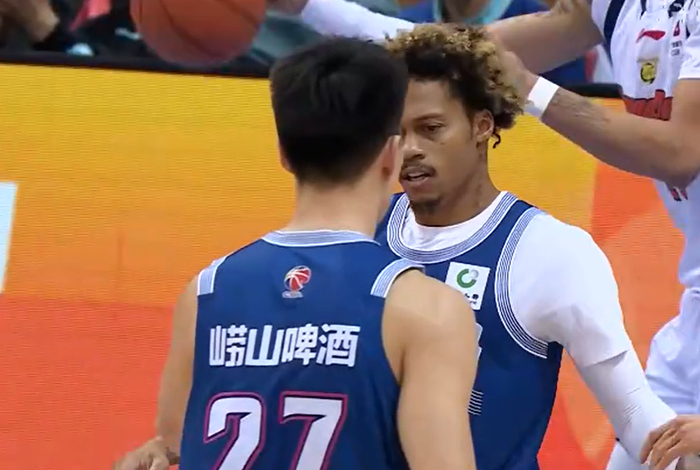 广东男篮客场逆转青岛 年轻球员成关键力量