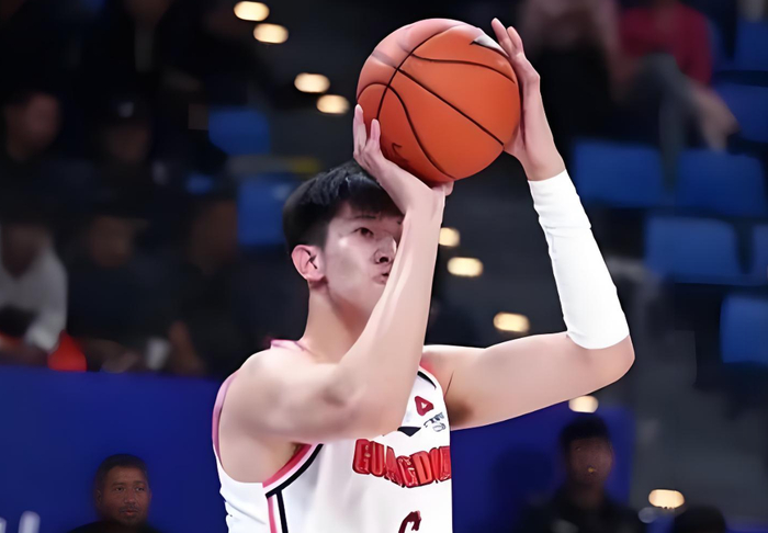 广东男篮客场逆转青岛 年轻球员成关键力量