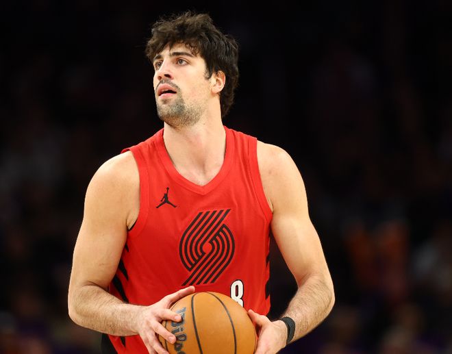 开拓者惨败马刺 阿夫迪亚独木支撑难挽颓势